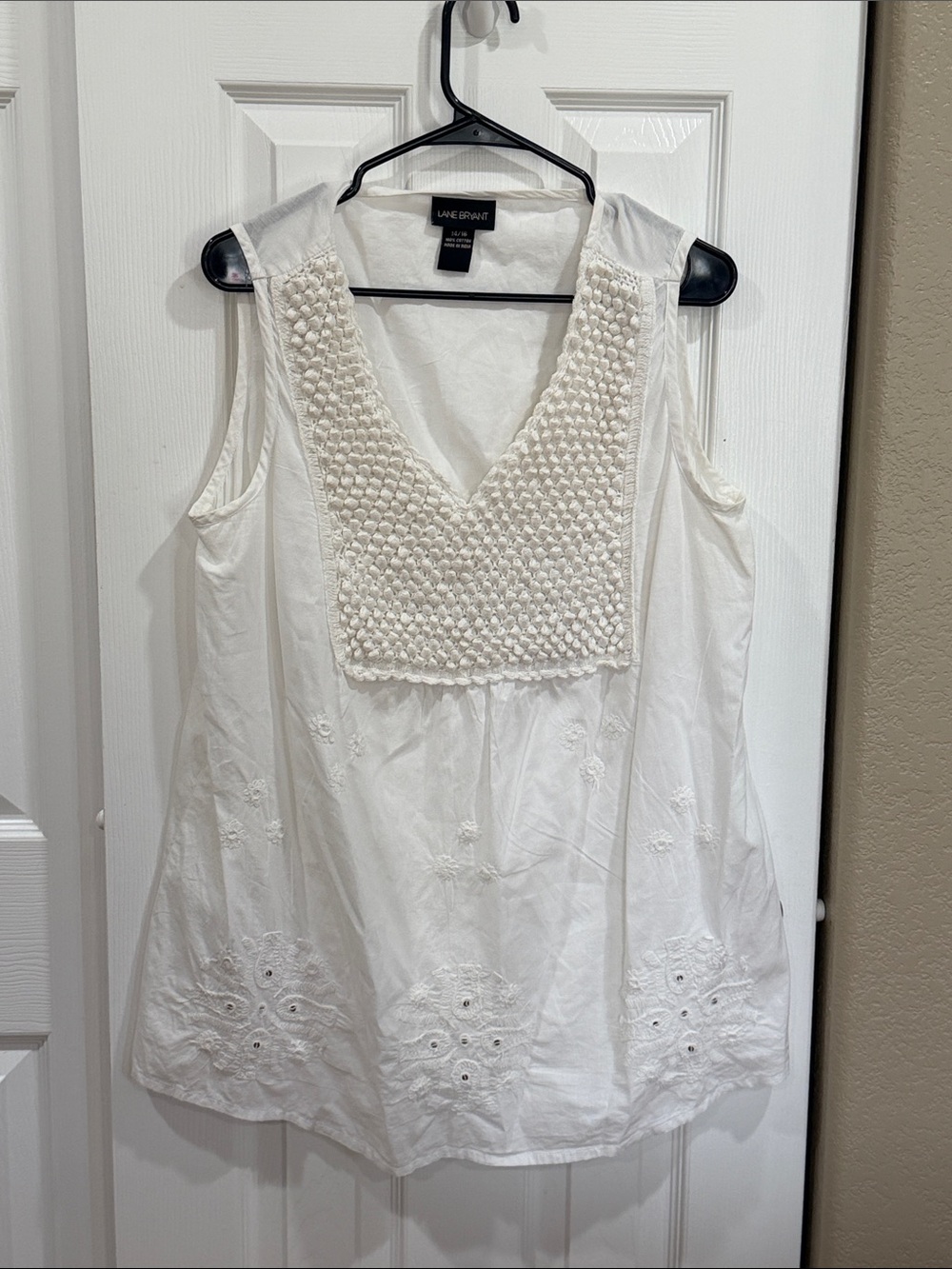 Lane Bryant White Cotton Embroidered V-Neck Sleeveless Top size 14/16